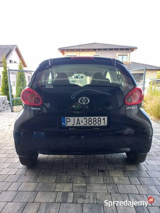 Toyota Aygo 2008 r 10 i Czarny metalik Aygo Zbiersk