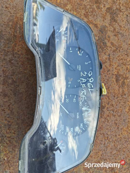 Sprzedam zegary opel Zafira A osobowe Motoryzacja Puławy sprzedam