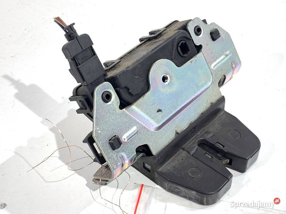 ZAMEK KLAPY TYŁ OPEL ASTRA H Hatchback 13117285 osobowe