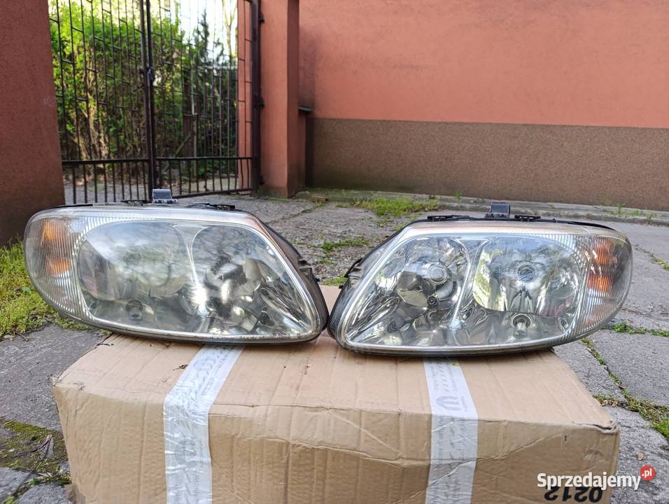 Lampy przednie Chrysler Voyager 2003 Kraków