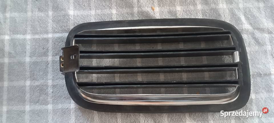 Atrapa chłodnicy tzw nerka do samochodu BMW Kalisz