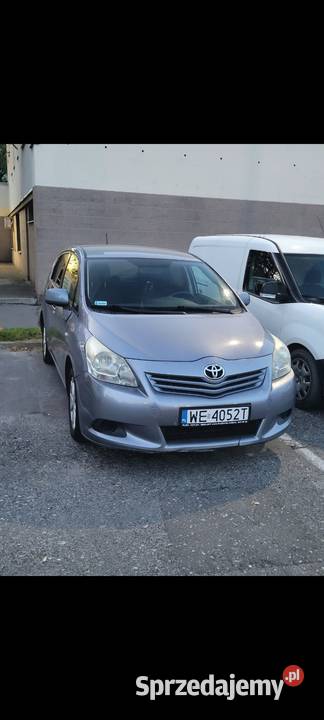 Toyota Verso klimatyzacja hak bezwypadkowy dobra Warszawa