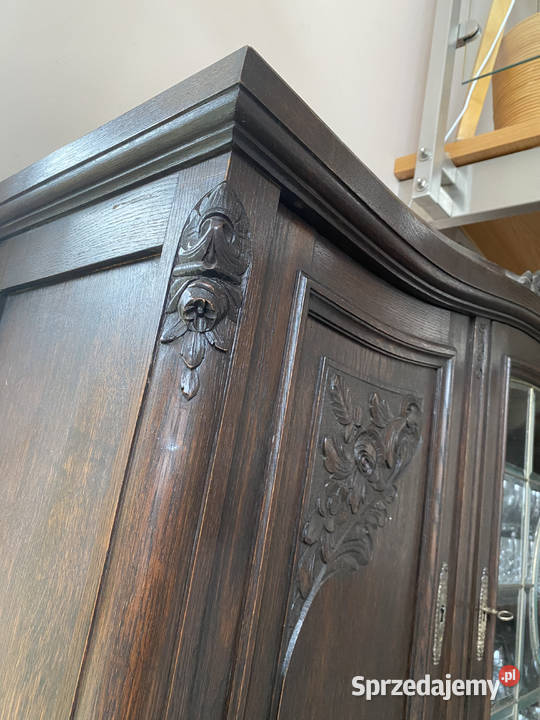 Cudowny kredens antyczny