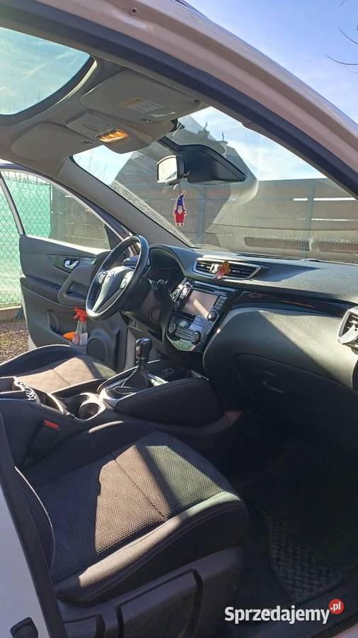 Perłowy Nissan Qashqai że szklanym dachem wspomaganie kierownicy małopolskie Kraków