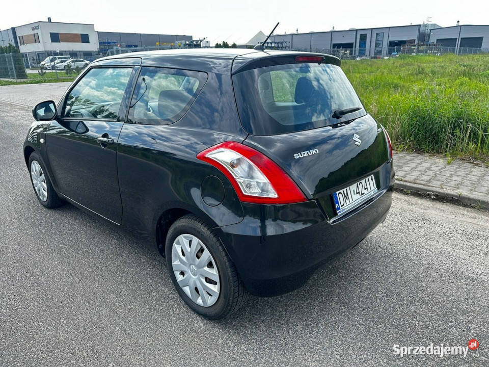 Suzuki Swift Suzuki Swift 1294 Klima Model 2012 światła przeciwmgielne Syców