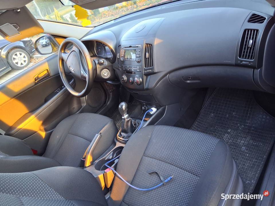 Hyundai i30 2011r 16CRDI 6 Biegowy Zarej 90KM sprzedam