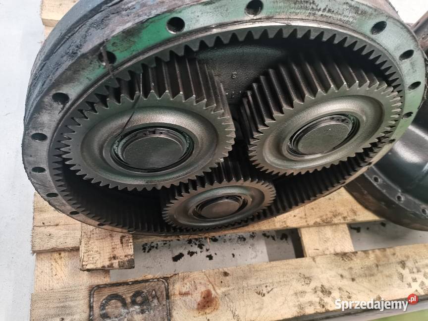 Valtra 8550 Obudowa piasty tylnej 33679900 Pozostałe