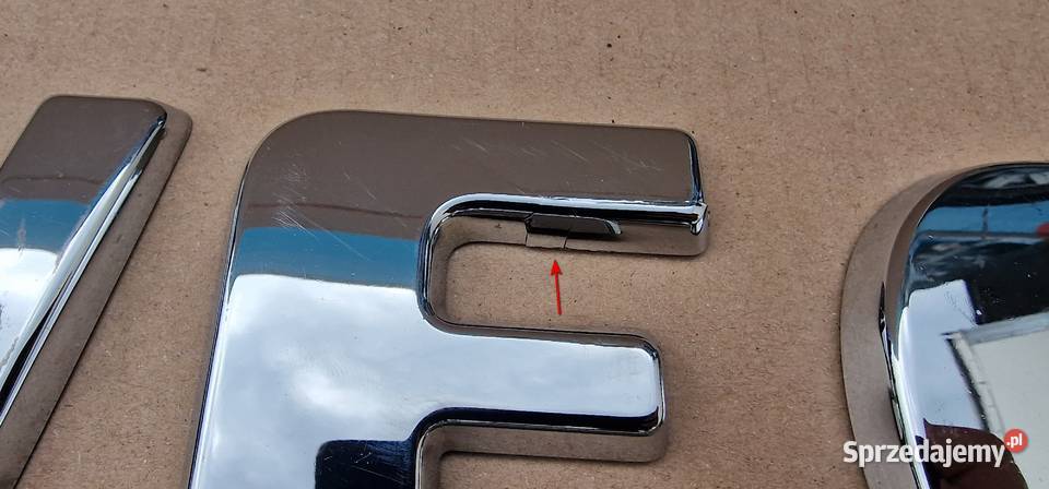 IVECO DAILY EMBLEMAT LOGO LITERY NA MASKĘ Bieleń