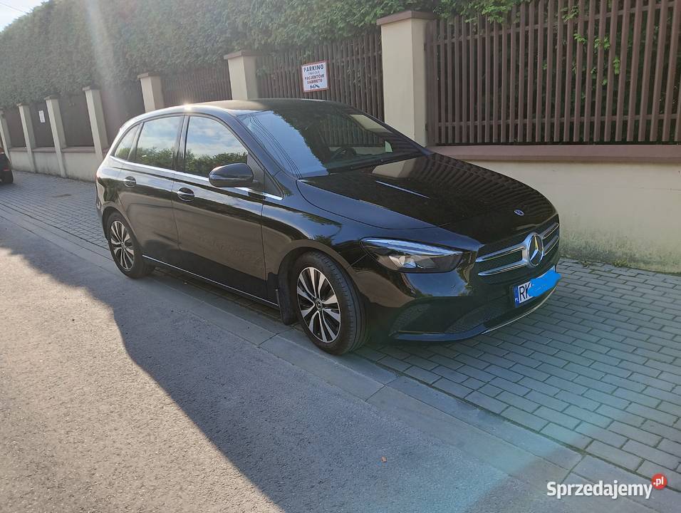 Mercedes B 180 CDI W247 z salonu oryginał Full 116KM