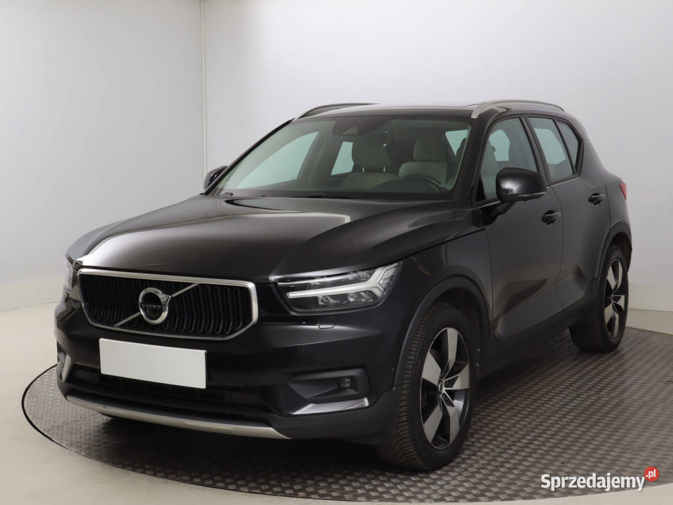 Volvo XC40 D4 AWD tempomat