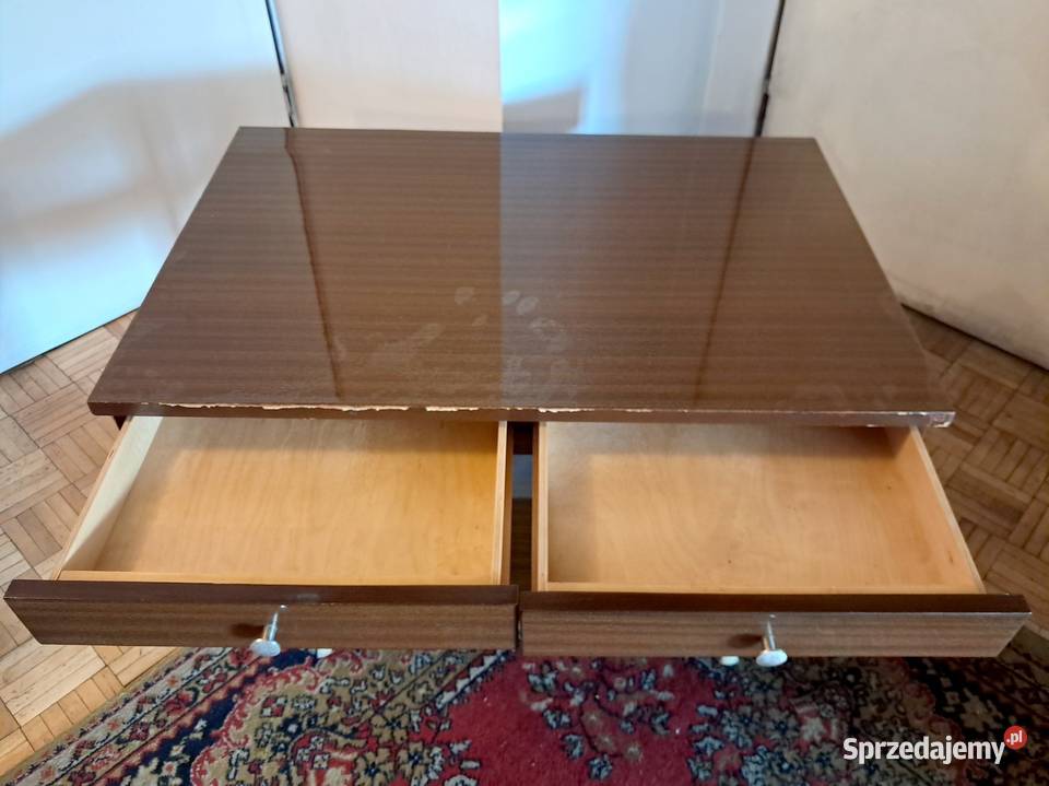 Solidny stolik vintage PRL na kółkach pod TV sprzedam