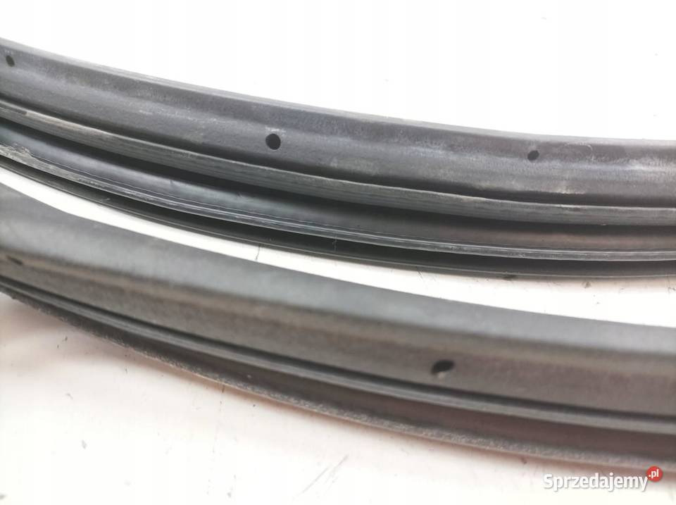 USZCZELKA DRZWI LEWY PRZÓD KIEROWCY KAROSERYJNA Rok produkcji 2009