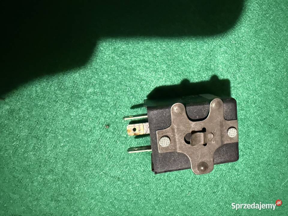 Przekaźnik kierunkowskazów e28 e23 e24 Mszana