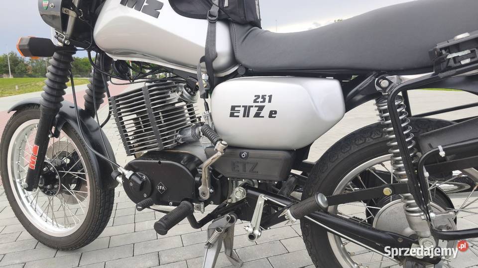 Schowek MZ ETZ zbiornik oleju podkarpackie Przeworsk sprzedam