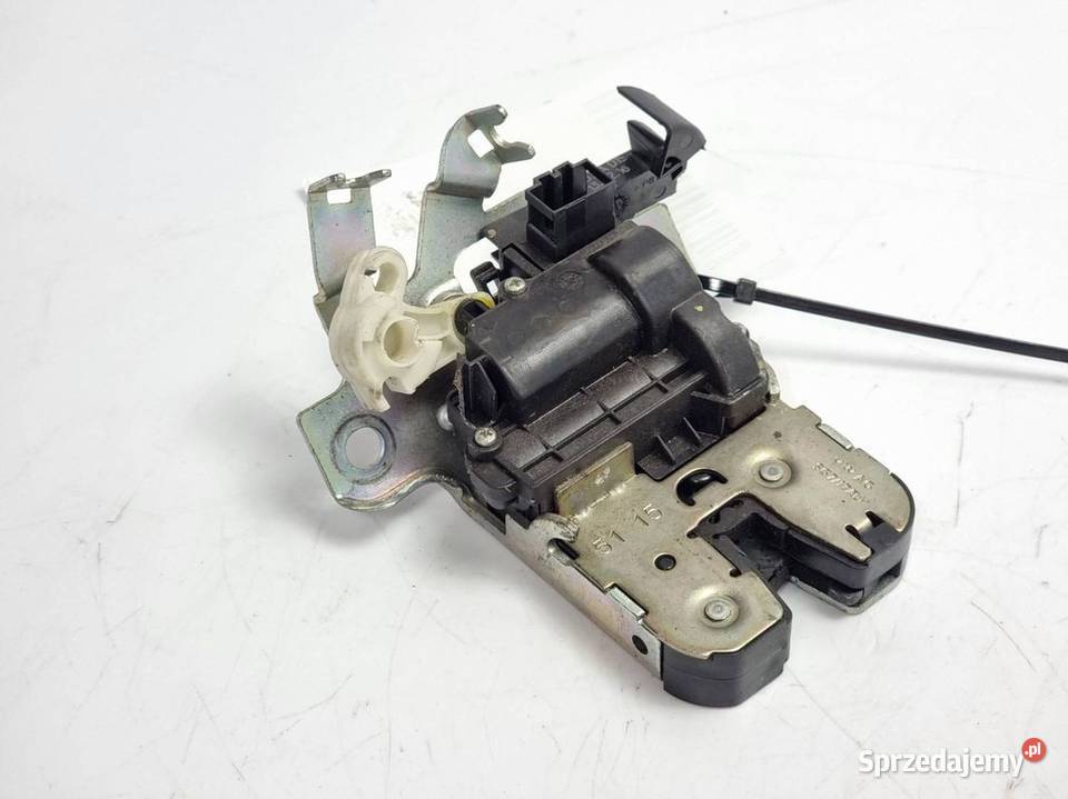 ZAMEK KLAPY VOLKSWAGEN PASSAT B8 3G0827503A Lipno