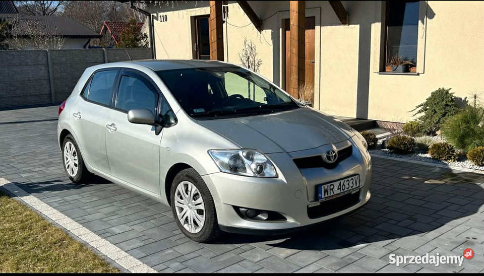 Sprzedam Toyotę Auris osoby prywatnej prawie manualna Radom sprzedam