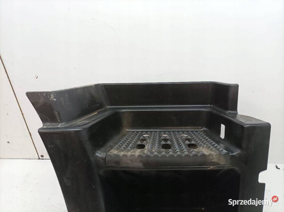 OSŁONA PROGU STOPIEN PRAWY Iveco Stralis