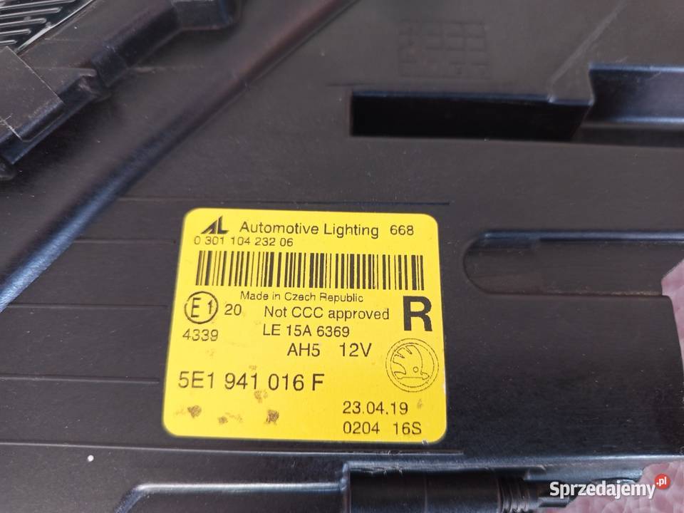 Lampa przednia prawa Skoda Octavia 3 lift full Lampy przednie Bolesławiec