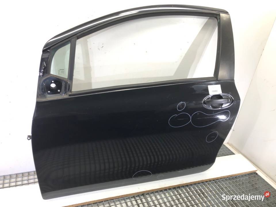 DRZWI LEWY PRZÓD TOYOTA YARIS II Hatchback 0514