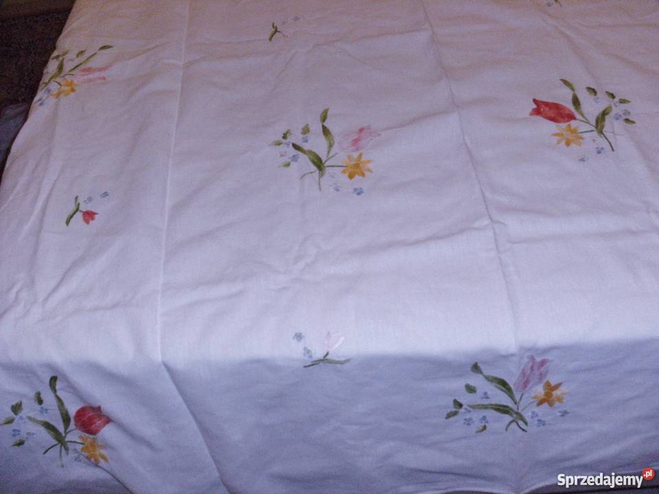 Obrus haftowany 12 serwetek Kraków