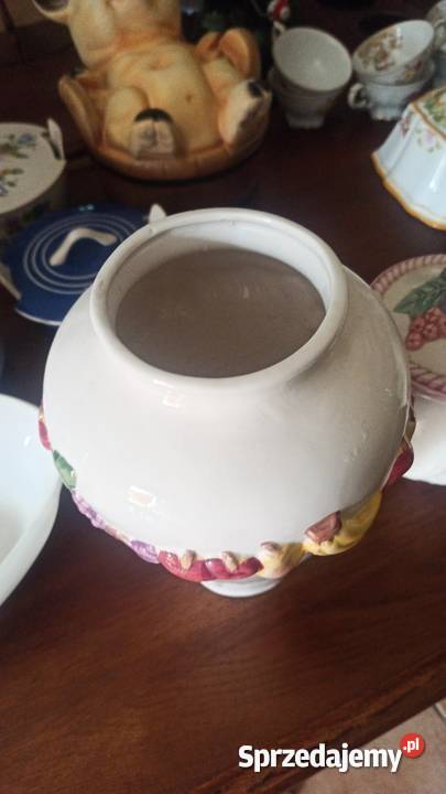 Pojemnik z truskawkami i śliwkami Porcelana i szkło