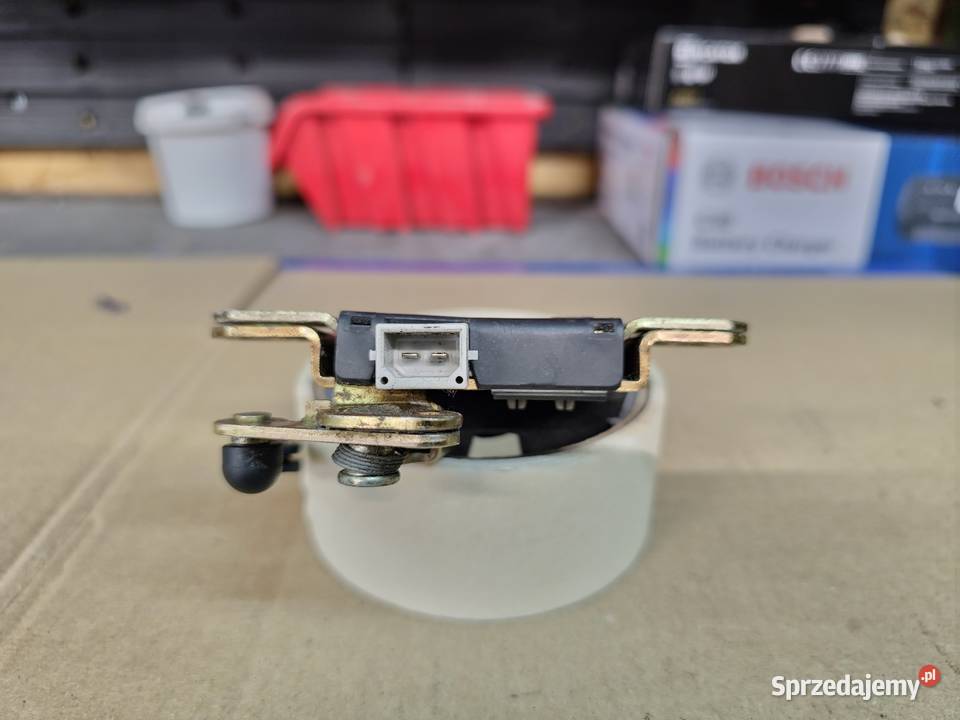 Zamek Klapy Bagażnika VW Bora Sedan 1J5827505F osobowe Klępicz sprzedam