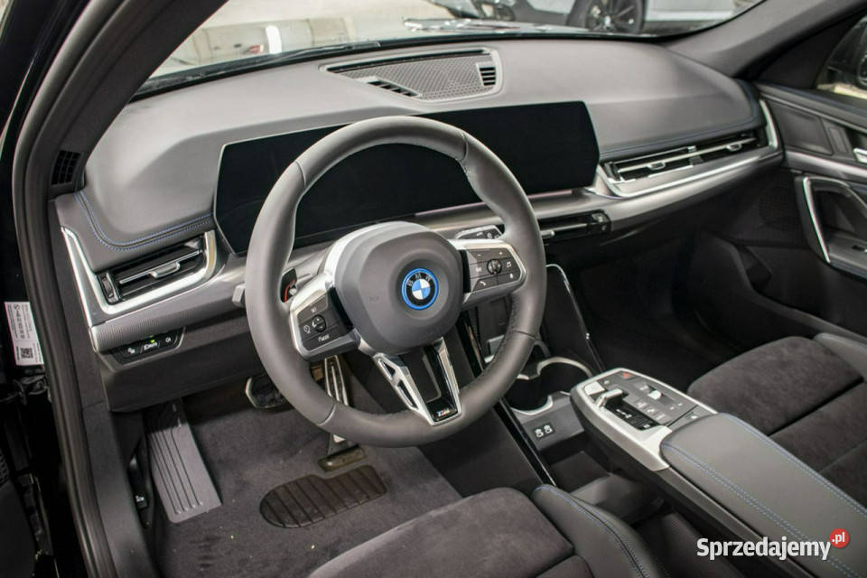 BMW iX1 iX1 xDrive30 z ratą już 1060 netto gniazdo AUX łódzkie Łódź
