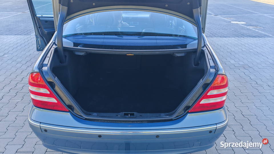 MercedesBenz Klasa C 350 7GTRONIC Avantgarde Rok produkcji 2006 Wrocław