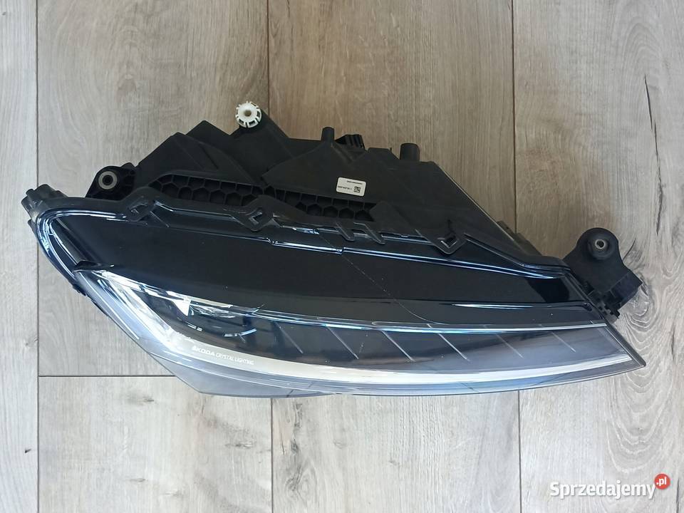 SKODA SUPERB III LIFT LAMPA PRZÓD PRAWA FULL LED Przemęt