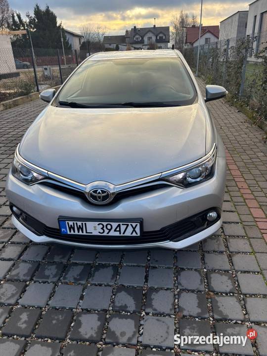 TOYOTA AURIS 133 B LIFT lekko uszkodzona Tłuszcz