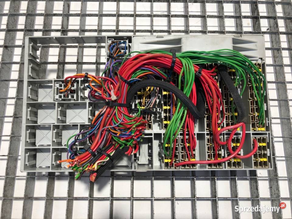 SKRZYNKA BEZPIECZNIKÓW SCANIA 2096304 Van