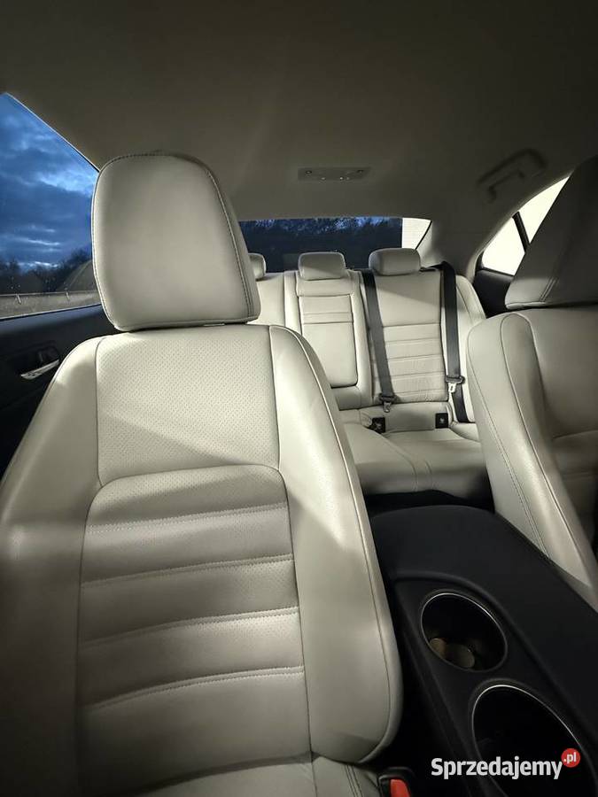 Lexus IS300h niski przebieg 40k Faktura VAT 23 automatyczna
