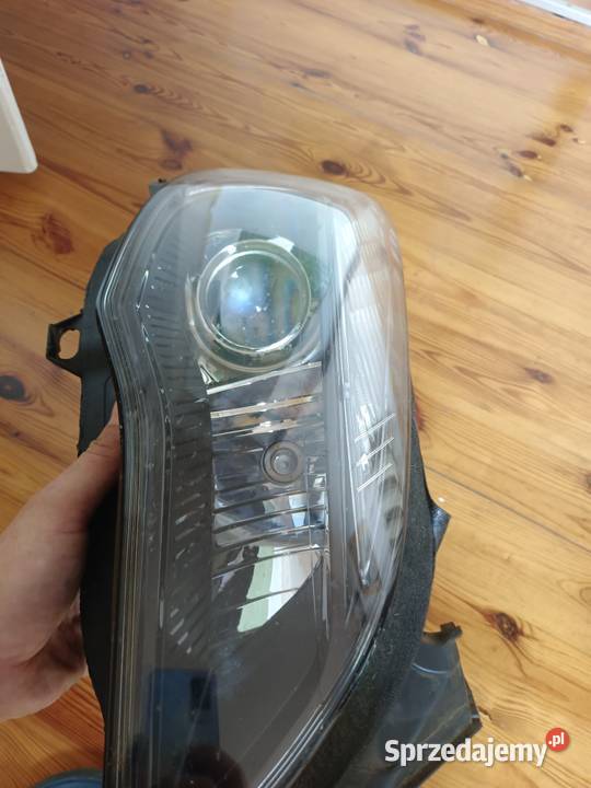 Lampy przednie xenony opel astra j