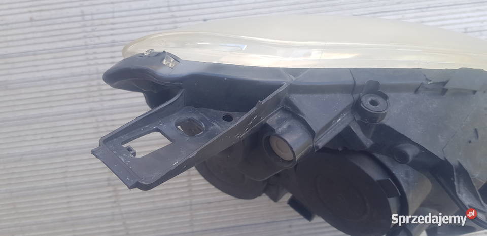 Berlingo Partner 2008 lampa lewa przód przednua