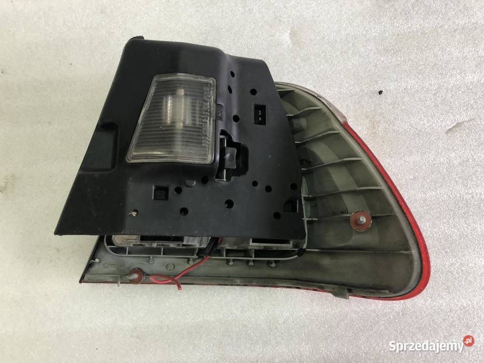 LAMPA LEWY TYŁ 8383821 BMW E46 SEDAN sprzedam