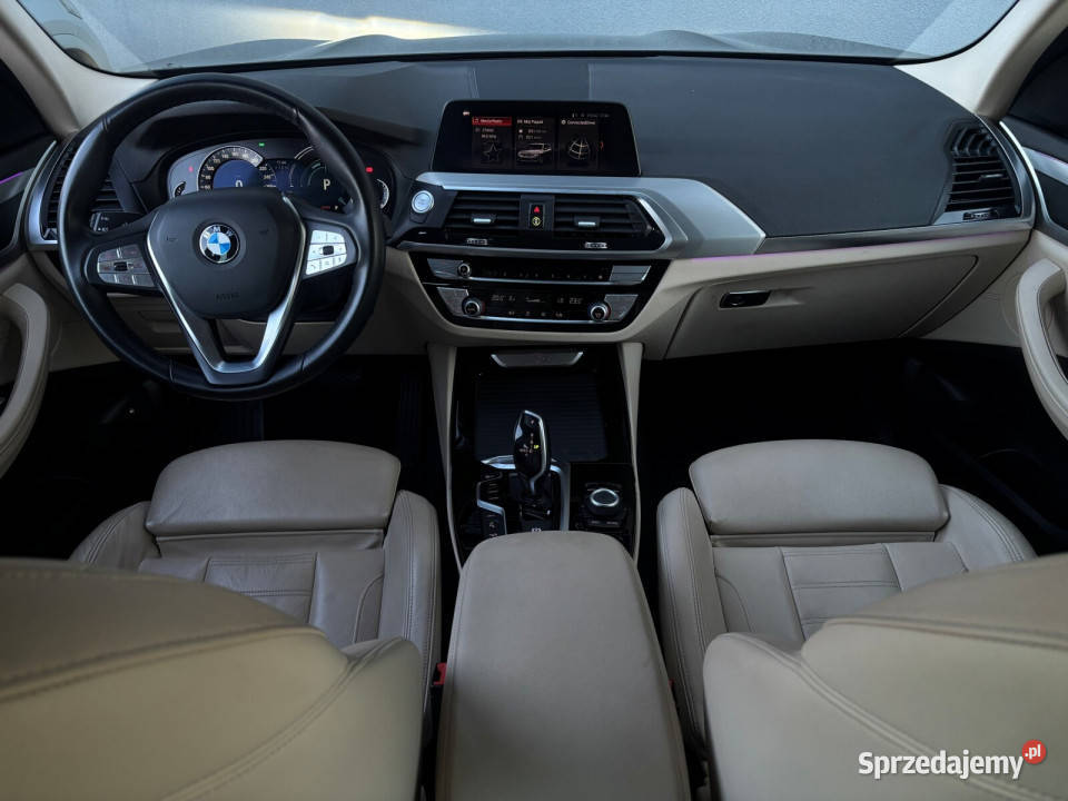 FV23 Hak Panorama Aktywny tempomat Fotele hybryda