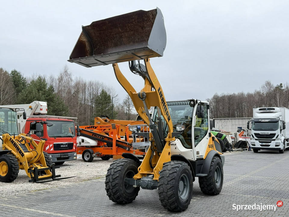 średnia kołowa Liebherr L 506 Compact Łyżka Widełki