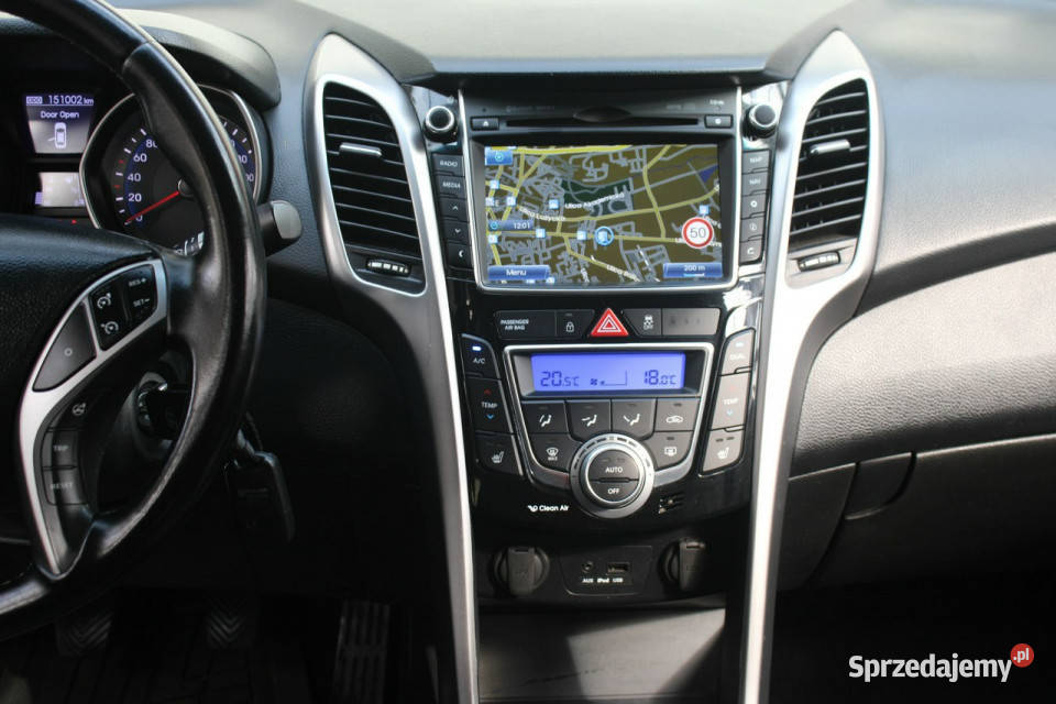 Hyundai i30 PREMIUMBezwypadkowyBogate lakier metallic Gliwice