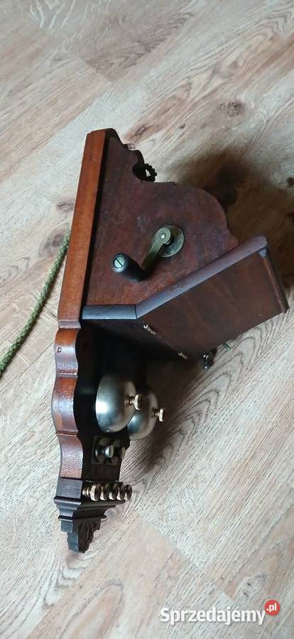 Zabytkowy telefon na ścianę z lat XX w Kraków