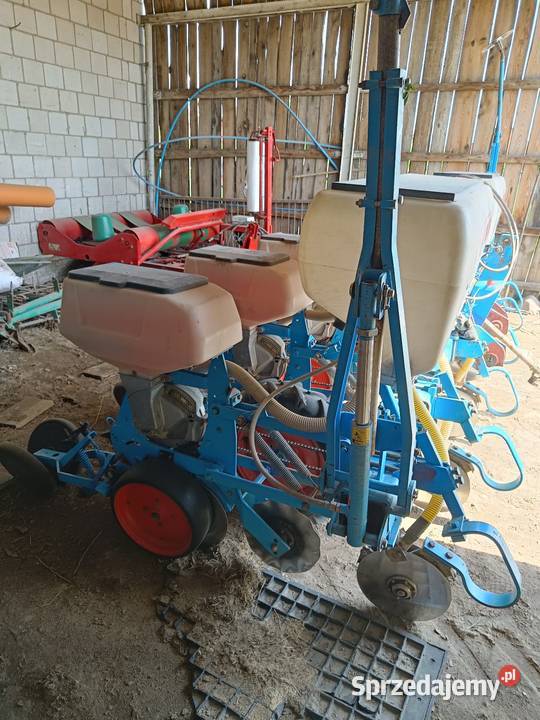 Siewnik do kukurydzy Monosem 6 rzędów Czernic
