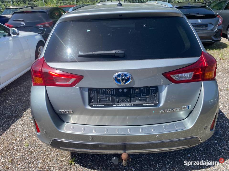 Toyota Auris 2 kombi 18 VVTi Hybryd Strart lakier metallic Pieszyce