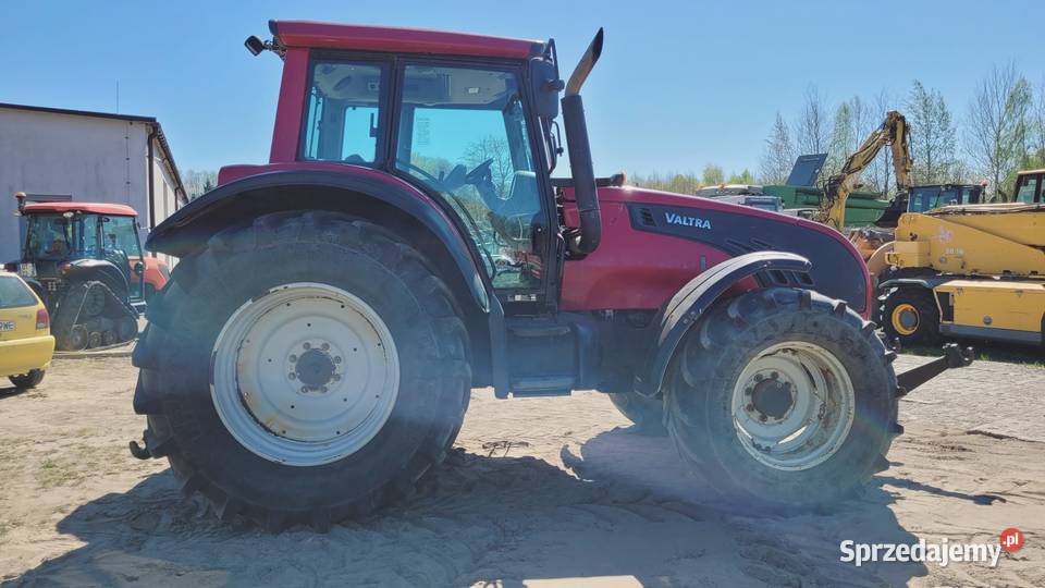 Ciągnik rolniczy Valtra T152 moc 150 Skrzynia biegów Automatyczna Zaklików