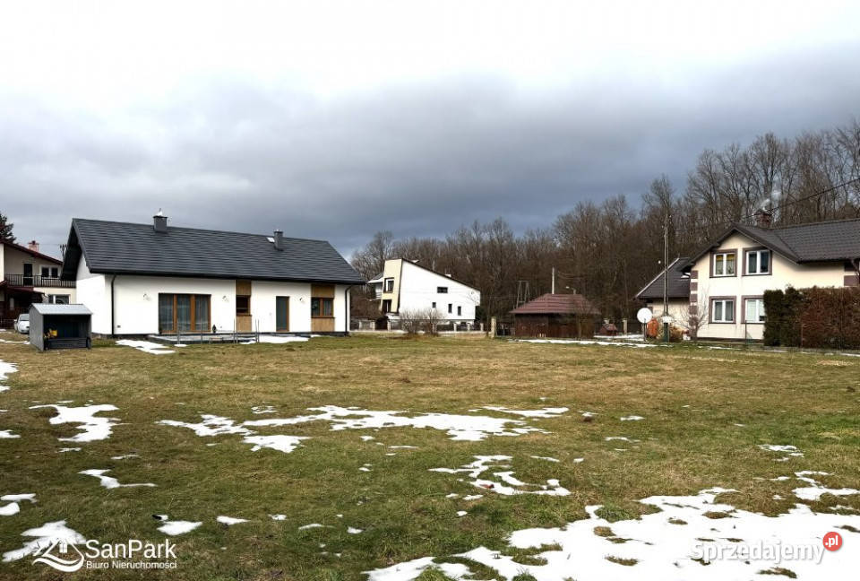 Grunt Zahutyń 993 metry