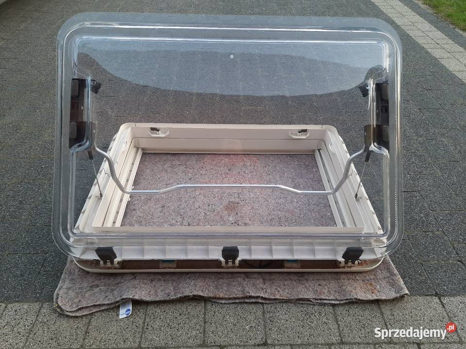 Okno dachowe przyczepa kempingowa kamper Skokowa