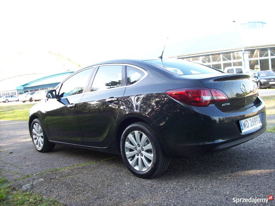 Opel Astra IV Sedan COSMO czarny Astra Kroczyce