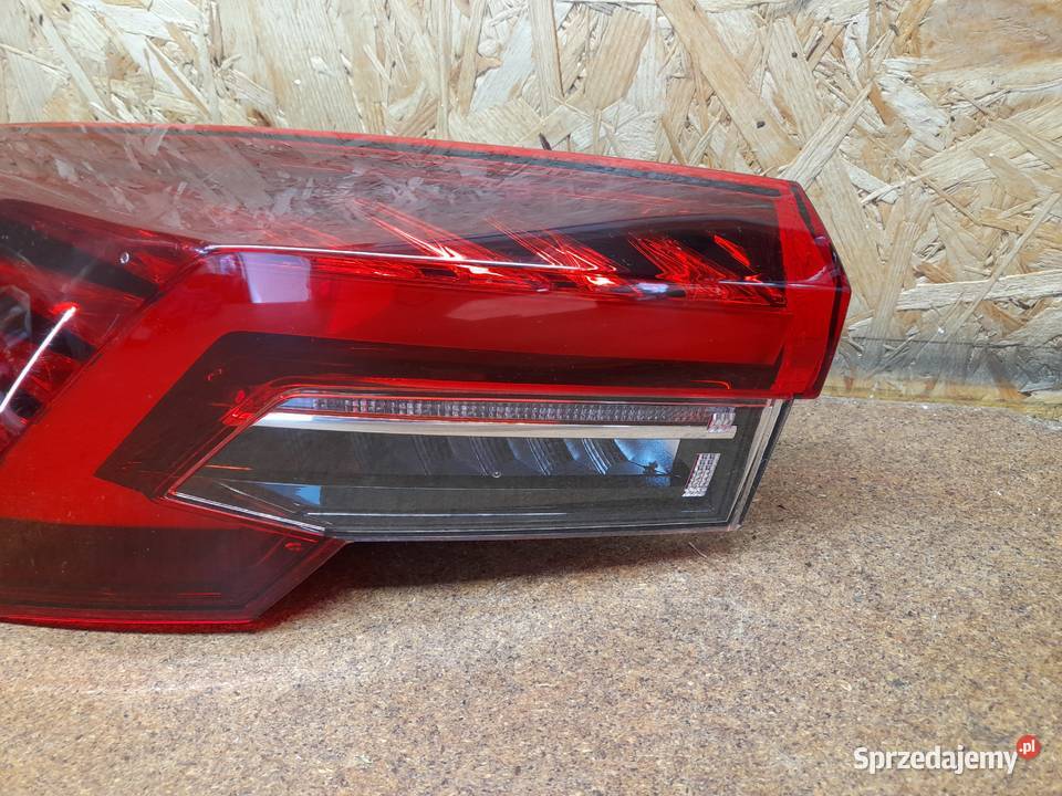 SKODA OCTAVIA 4 IV lampa lewa tylna tył