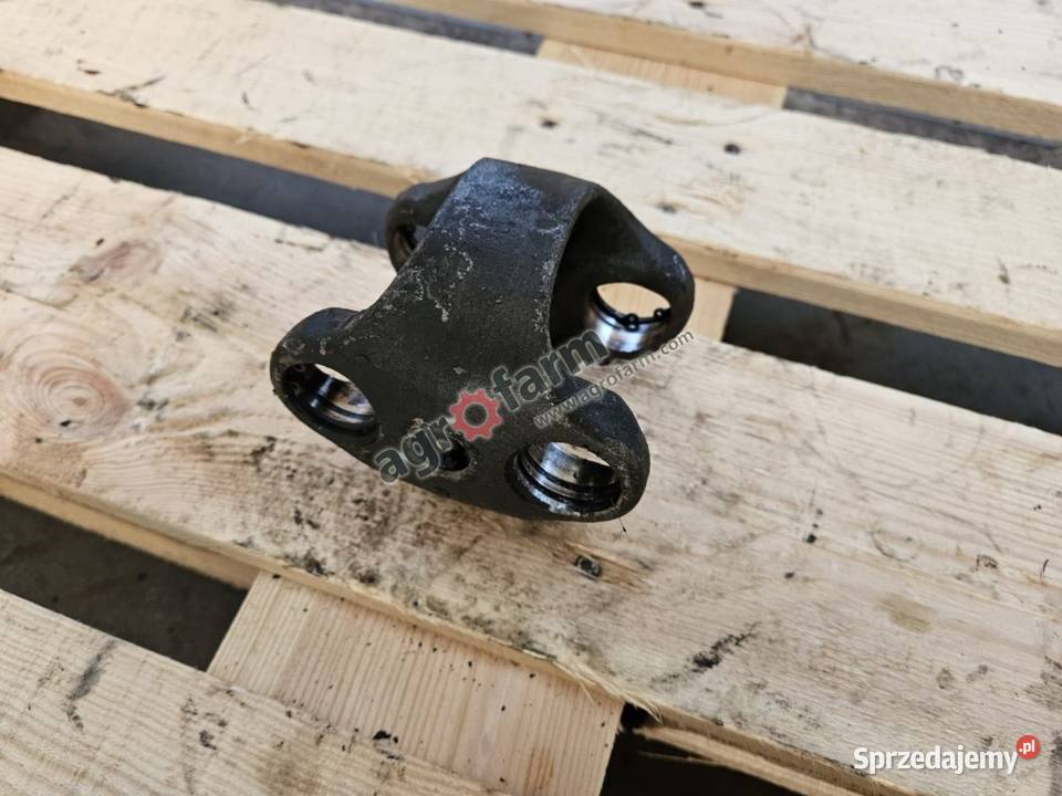 Łącznik półosi Valtra N111 N121 N141 Byków