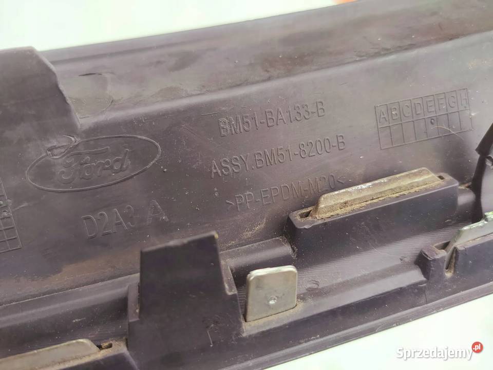FORD FOCUS MK3 GRILL ATRAPA CHLODNICY BM518200B osobowe Przemęt