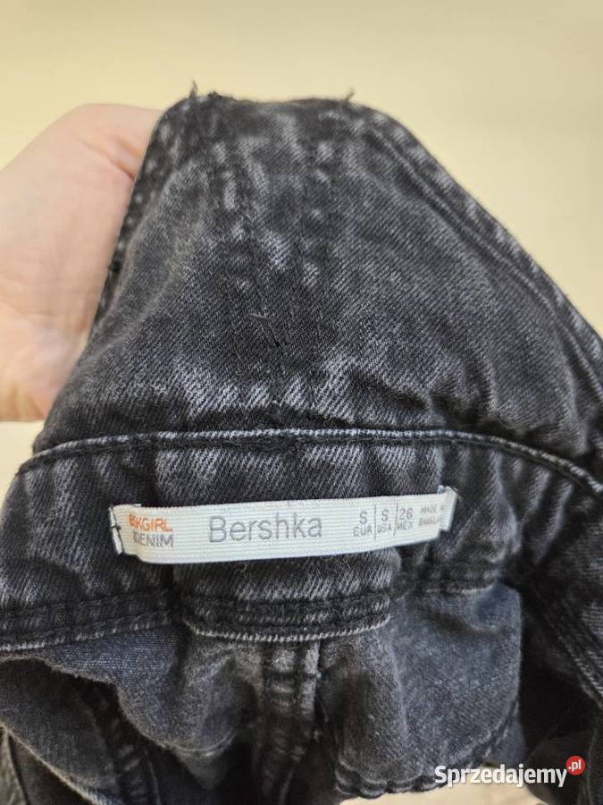 Jeansowe shorty ogrodniczki Bershka bawełna Liszki
