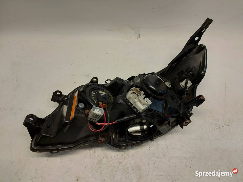 SUBARU Forester III SH Lampa przód prawa RHD UK